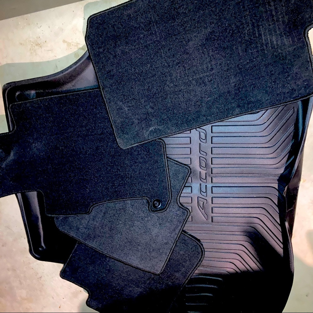 Honda Accord set of 5 black car mats